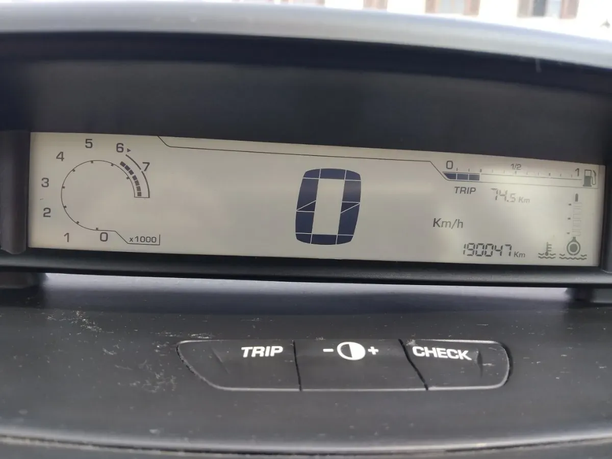 Citroen C4 2009 photo 3