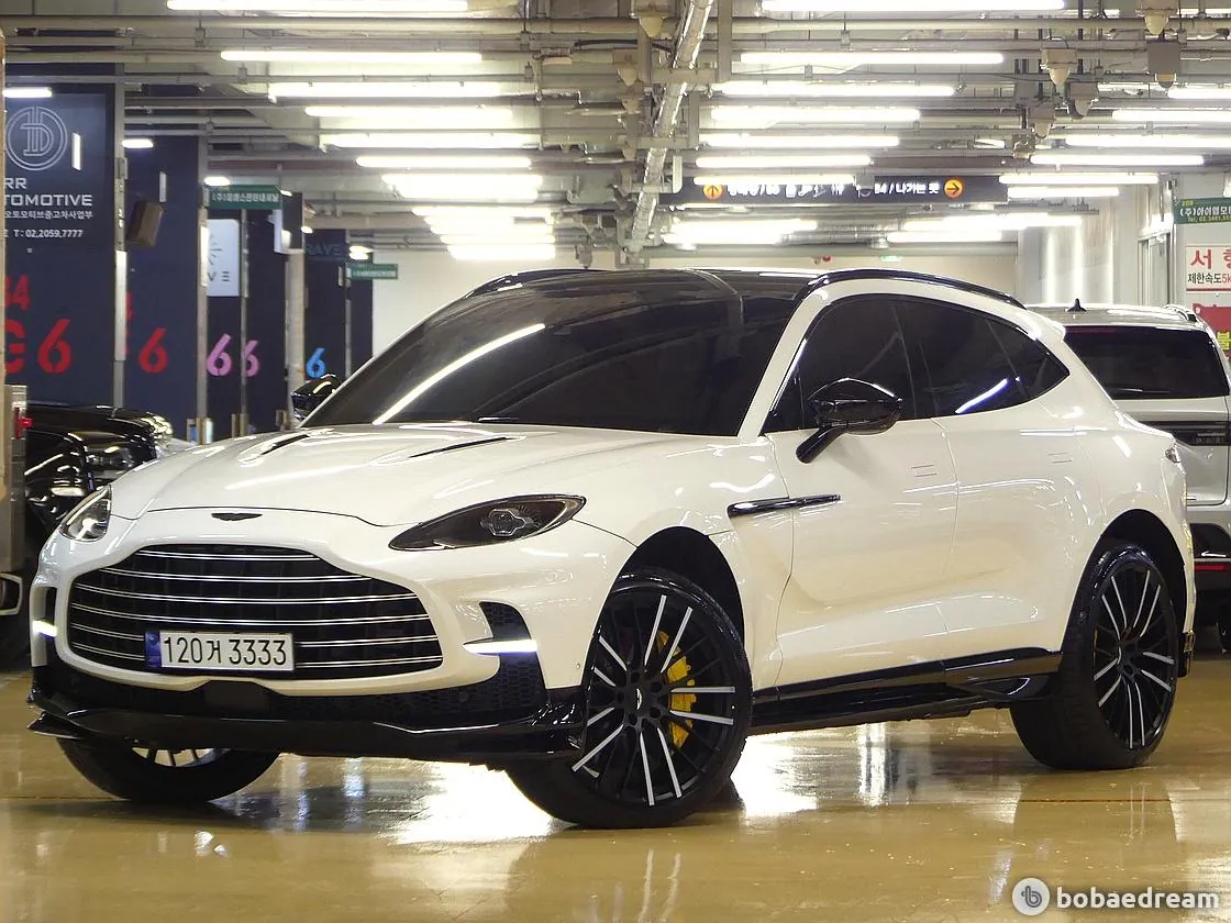 Aston Martin Dbx 2023 photo 2