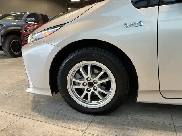 Toyota Prius Prime 2017 photo 5