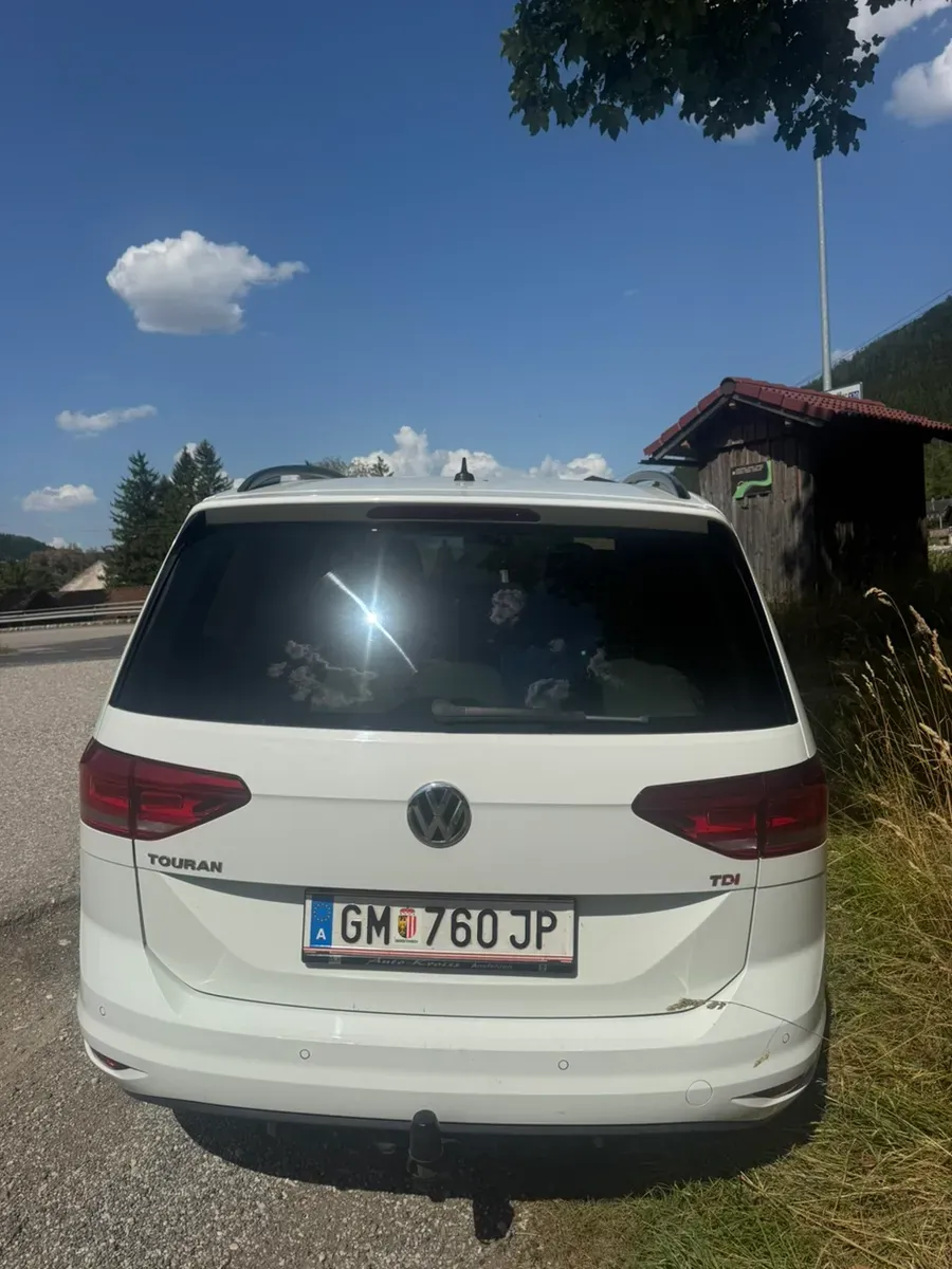 Volkswagen Touran 2017 photo 3