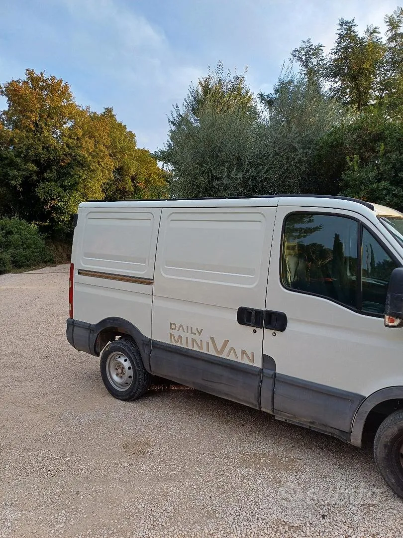 Iveco Daily 2007 photo 2