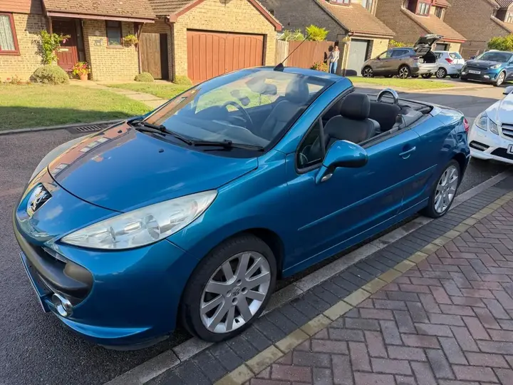 Peugeot 207 2009 photo 3