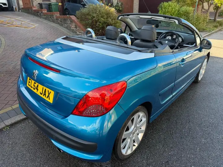 Peugeot 207 2009 photo 2