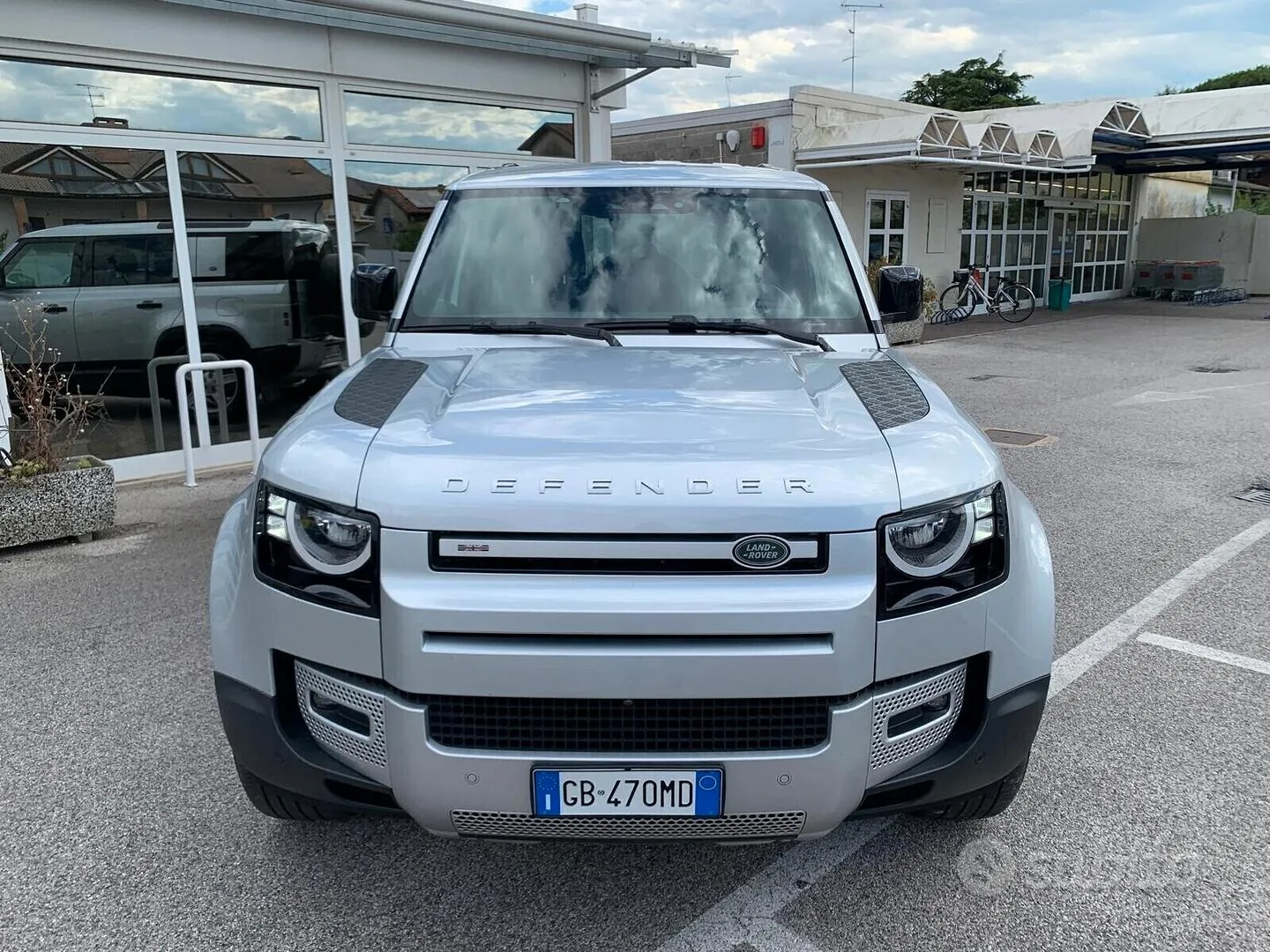 Land Rover Defender 2020 photo 2
