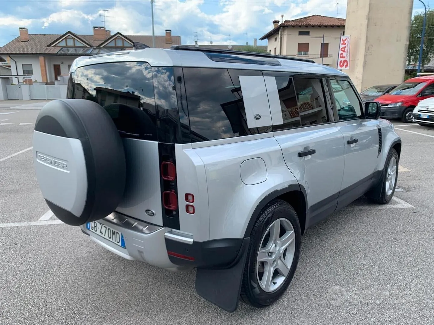 Land Rover Defender 2020 photo 4