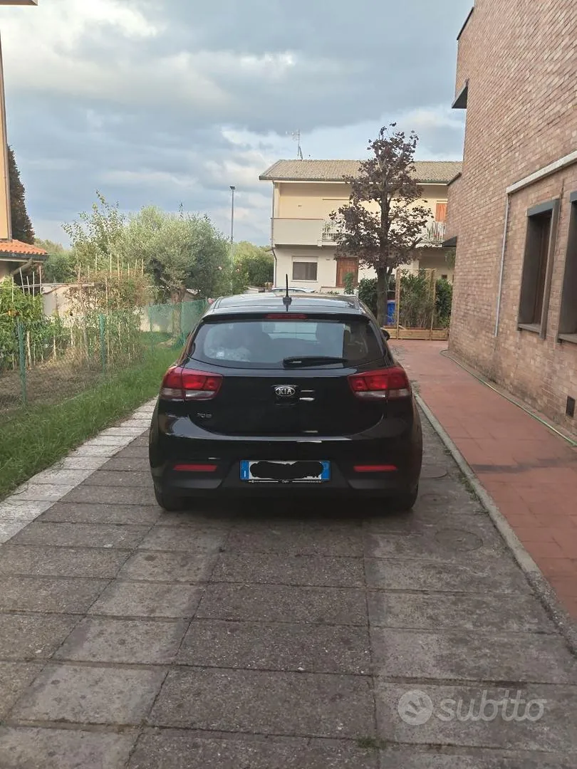 Kia Rio 2000 photo 3