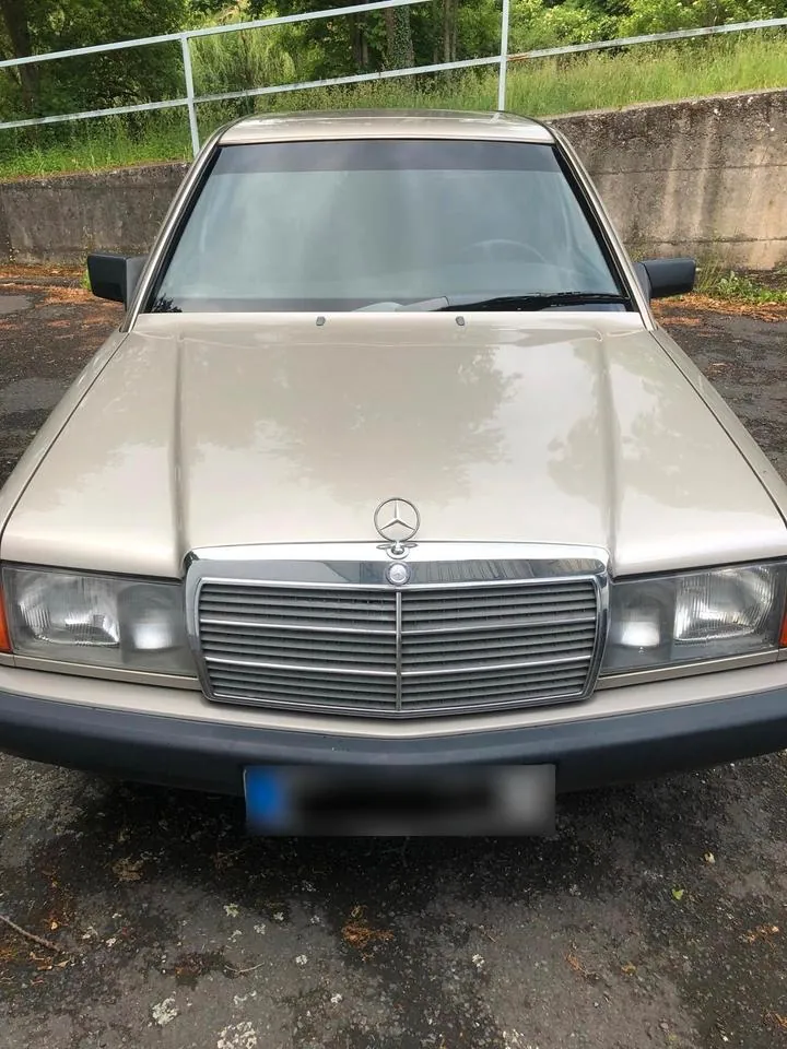 Mercedes-Benz 190