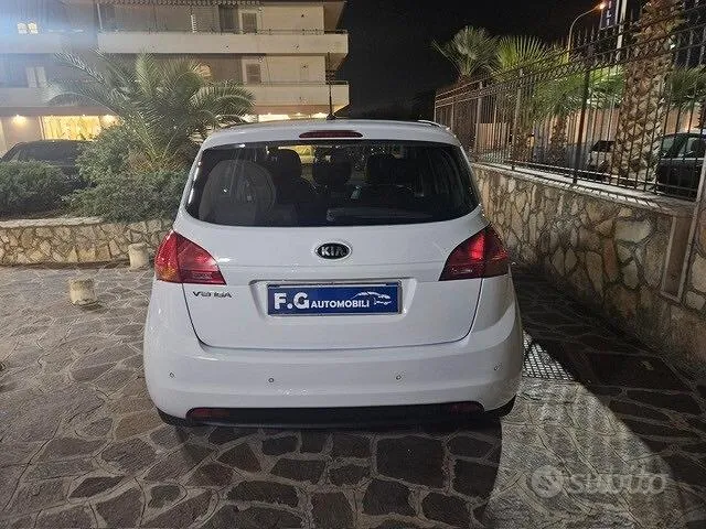 Kia Venga 2014 photo 4