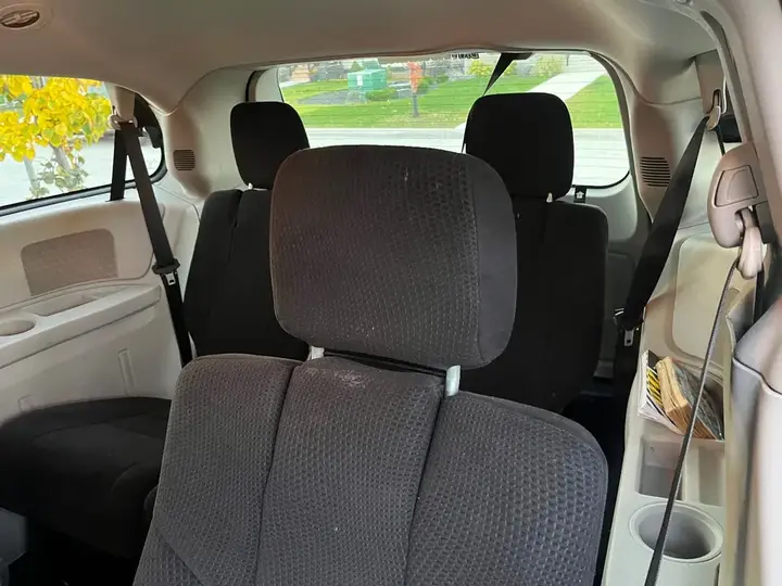 Dodge Grand Caravan 2014 photo 3