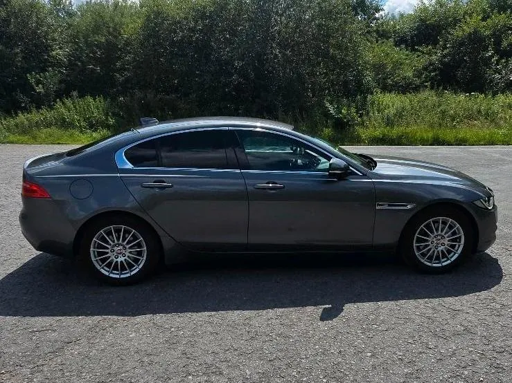 Jaguar Xe