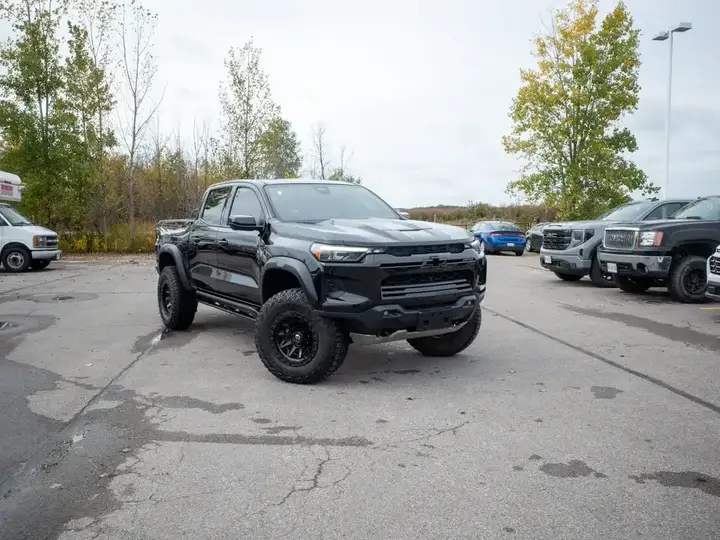Chevrolet Colorado 2024 photo 2