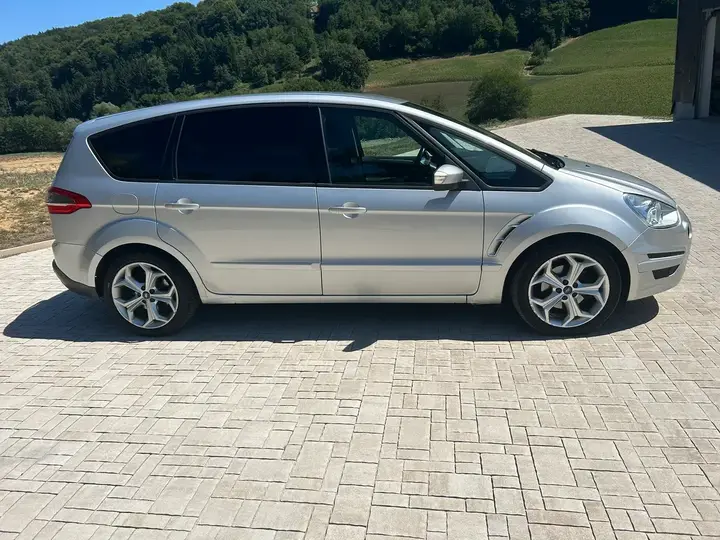 Ford S-Max 2014 photo 2