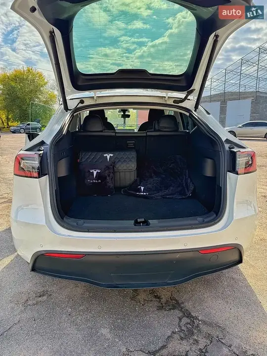 Tesla Model Y 2022 photo 3