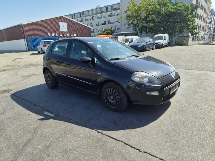 Fiat Punto 2012 photo 2