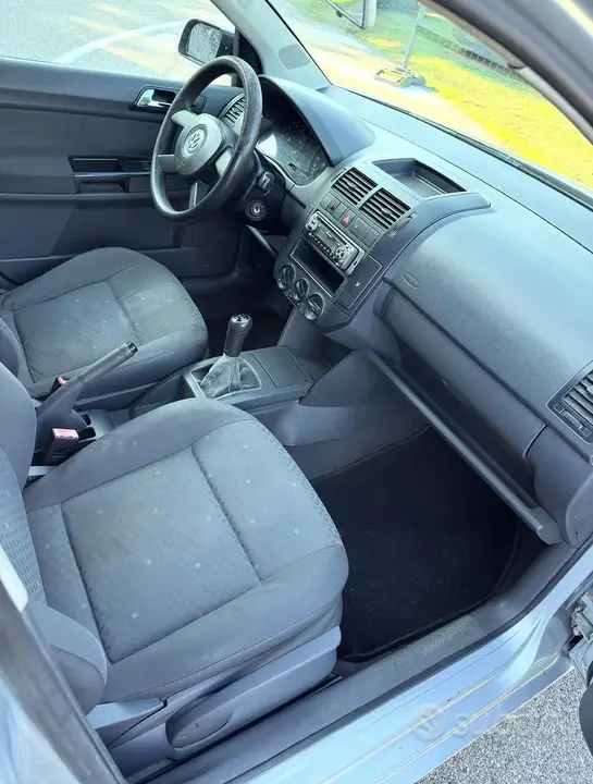 Volkswagen Polo 2003 photo 3