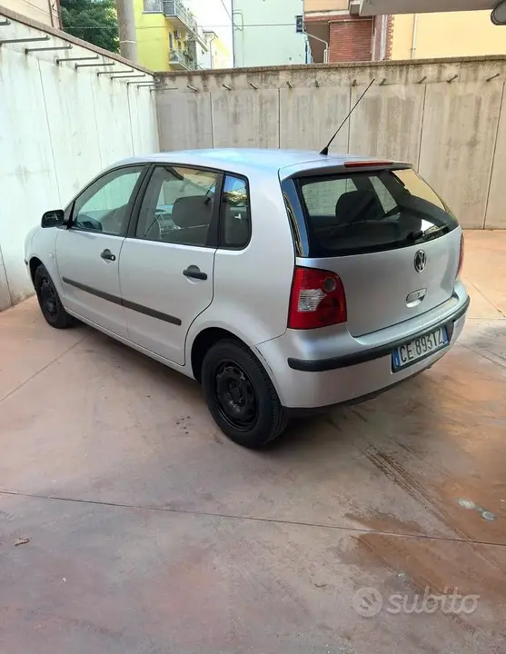 Volkswagen Polo 2003 photo 2