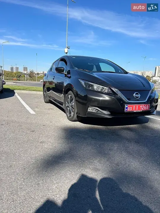 Nissan Leaf 2018 photo 2