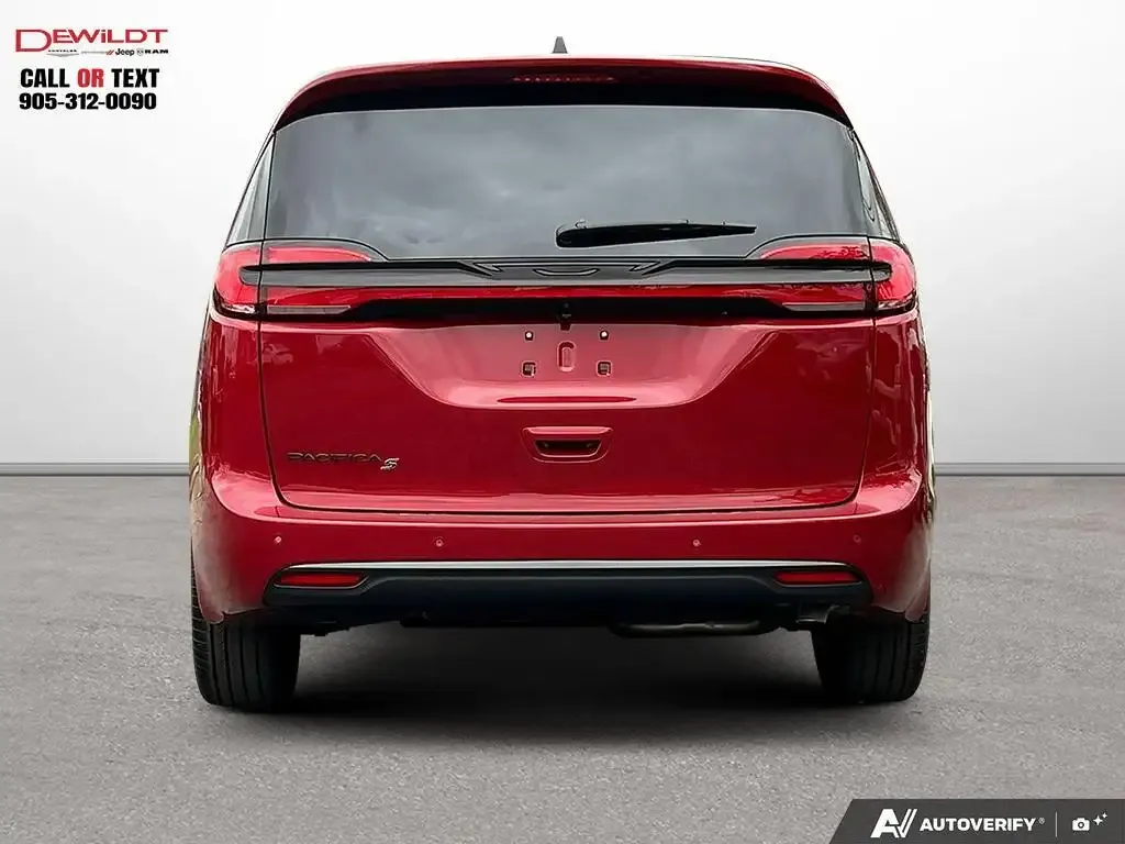 Chrysler Pacifica 2027 photo 5