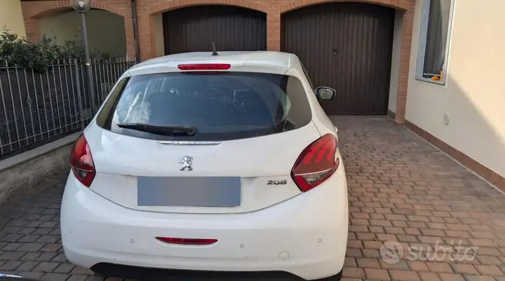 Peugeot 208 2017 photo 3