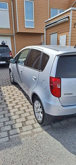 Mitsubishi Colt 2011 photo 5