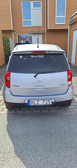 Mitsubishi Colt 2011 photo 3