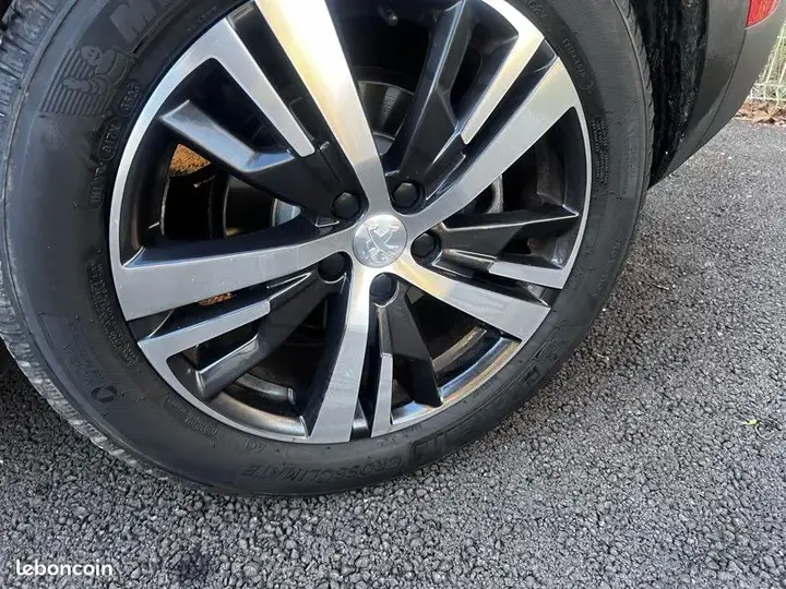 Peugeot 3008 2019 photo 4