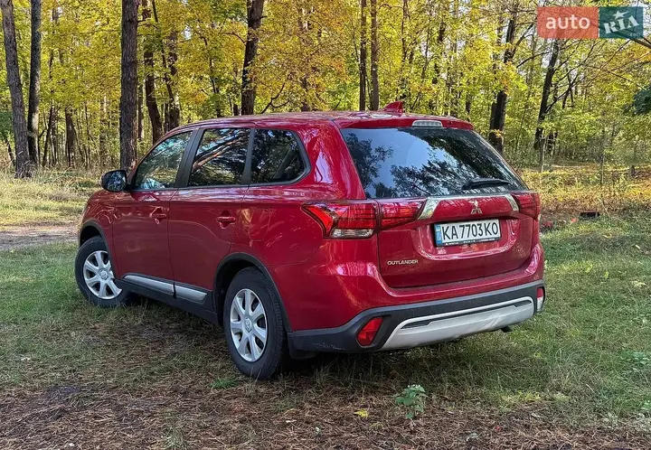 Mitsubishi Outlander 2022 photo 4