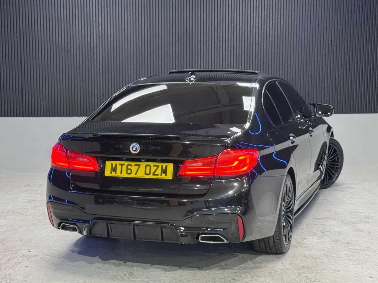 BMW 5 Series 2017 photo 2