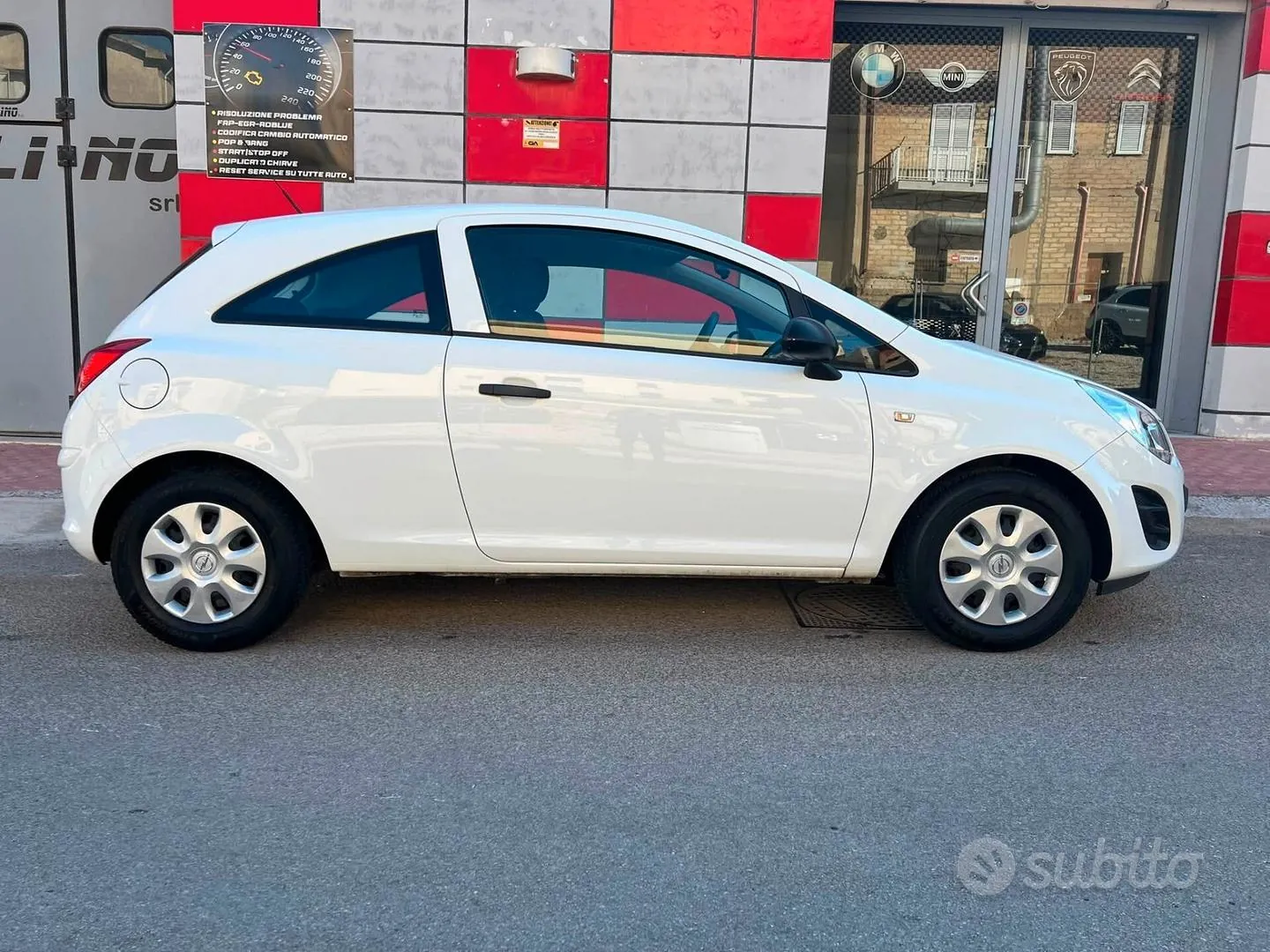 Opel Corsa 2012 photo 3