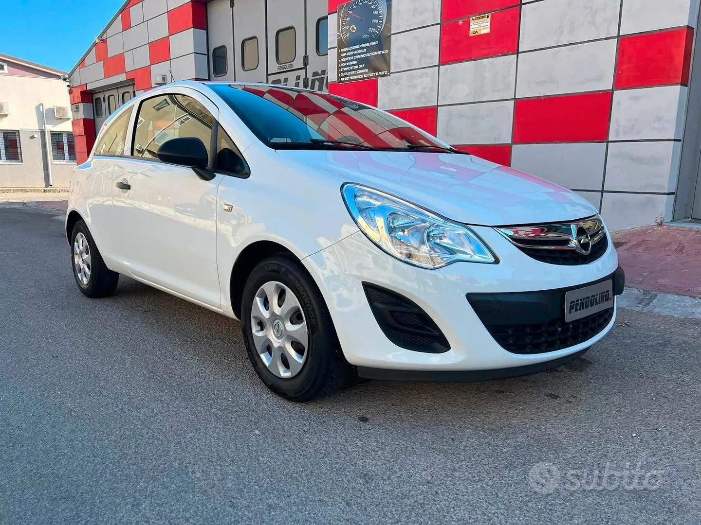 Opel Corsa 2012 photo 2