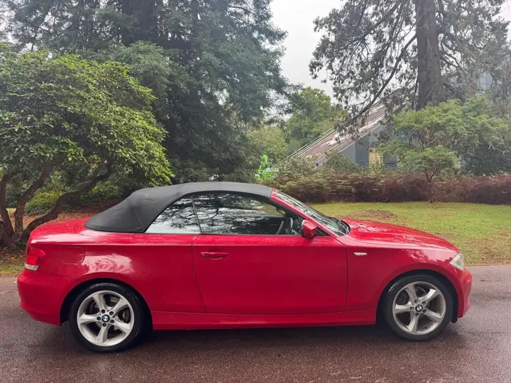 BMW 1 Series 2010 photo 2