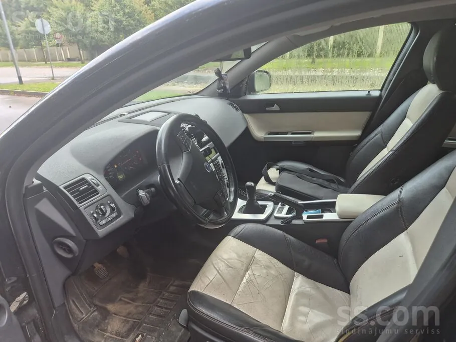 Volvo V50 2010 photo 5