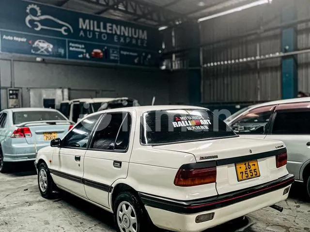 Mitsubishi Lancer 1989 photo 4