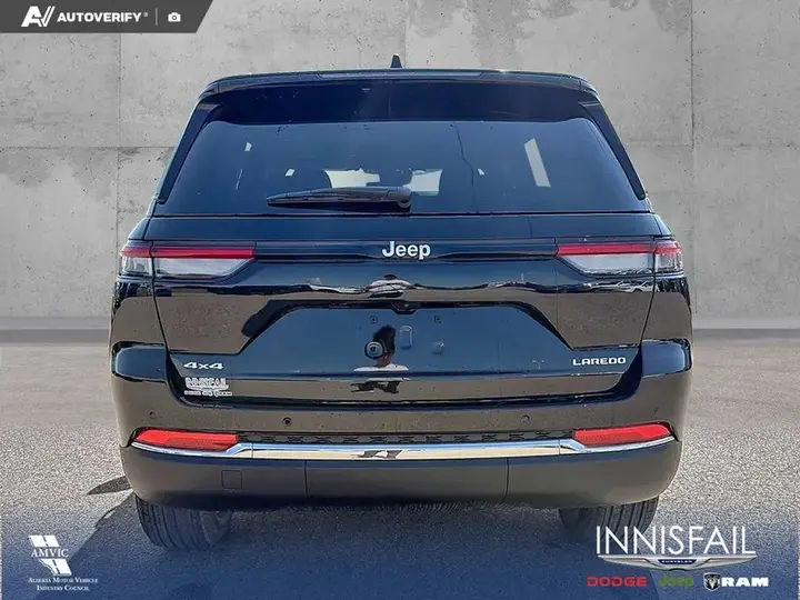 Jeep Grand Cherokee 2026 photo 5