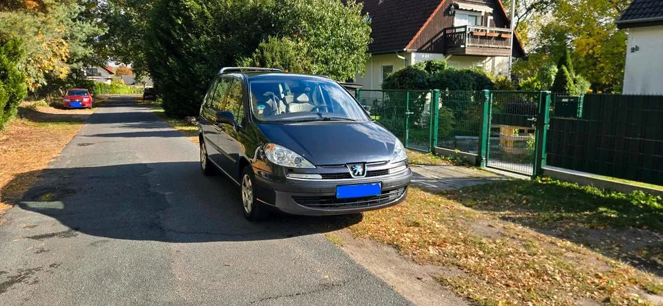 Peugeot 807