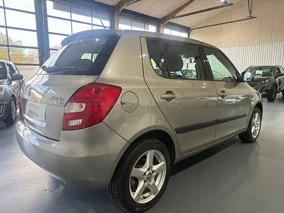 Skoda Fabia 2007 photo 5