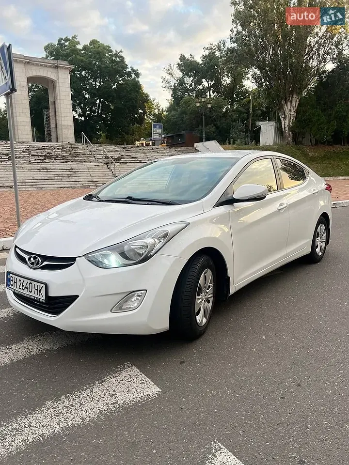 Hyundai Elantra 2013 photo 5