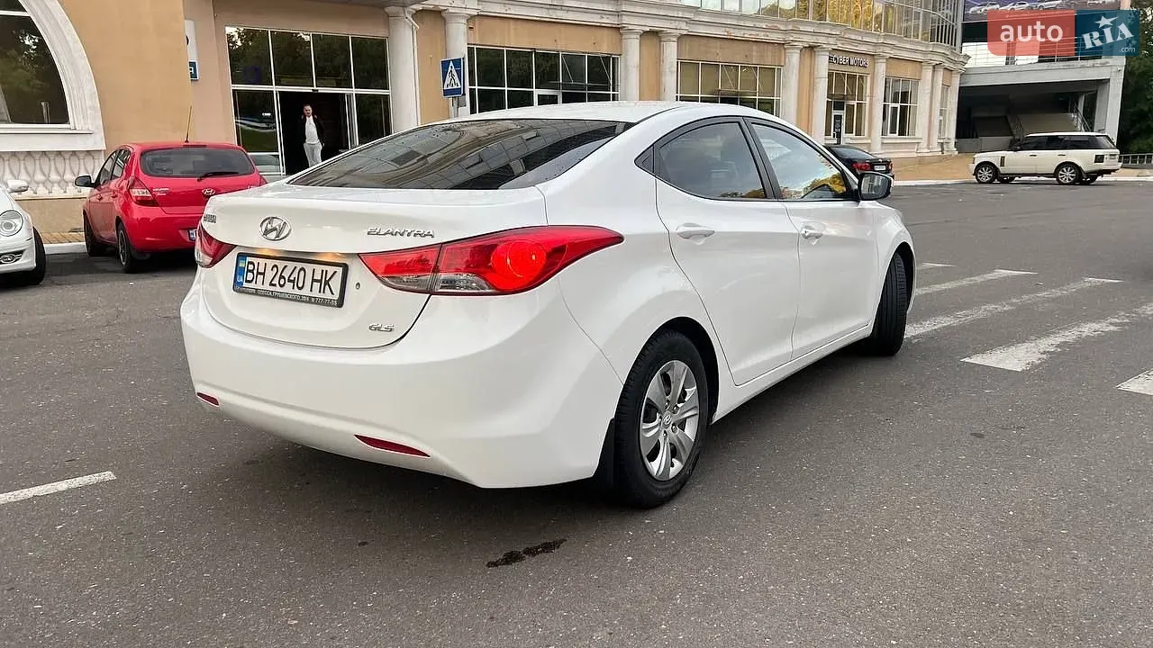 Hyundai Elantra 2013 photo 3
