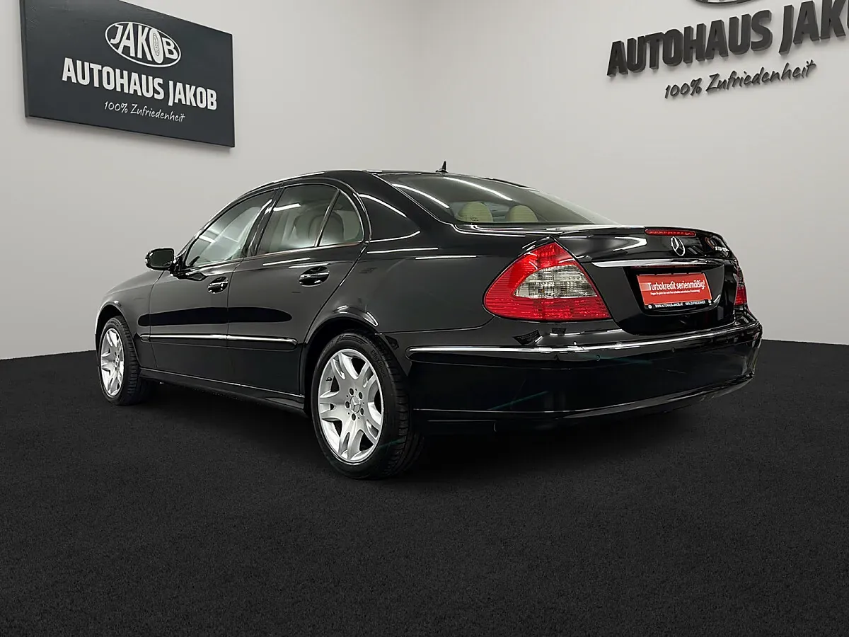 Mercedes-Benz E-Class 2007 photo 2