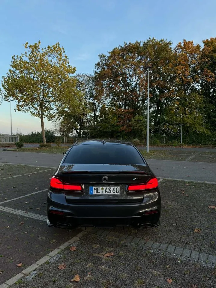 BMW G30