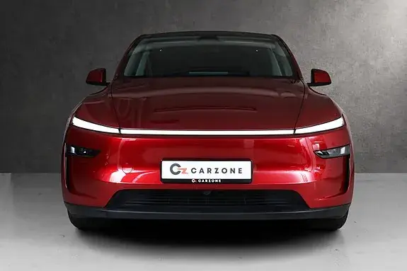 Tesla Model Y 2025 photo 2