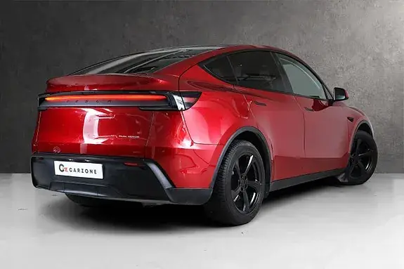 Tesla Model Y 2025 photo 4