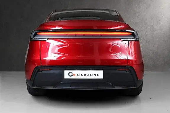 Tesla Model Y 2025 photo 5