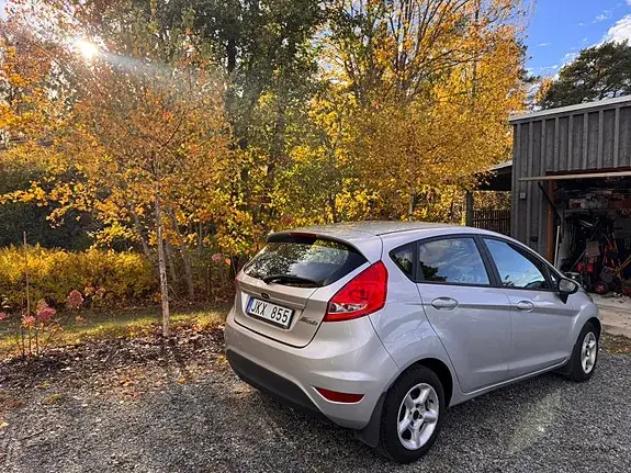 Ford Fiesta 2010 photo 3