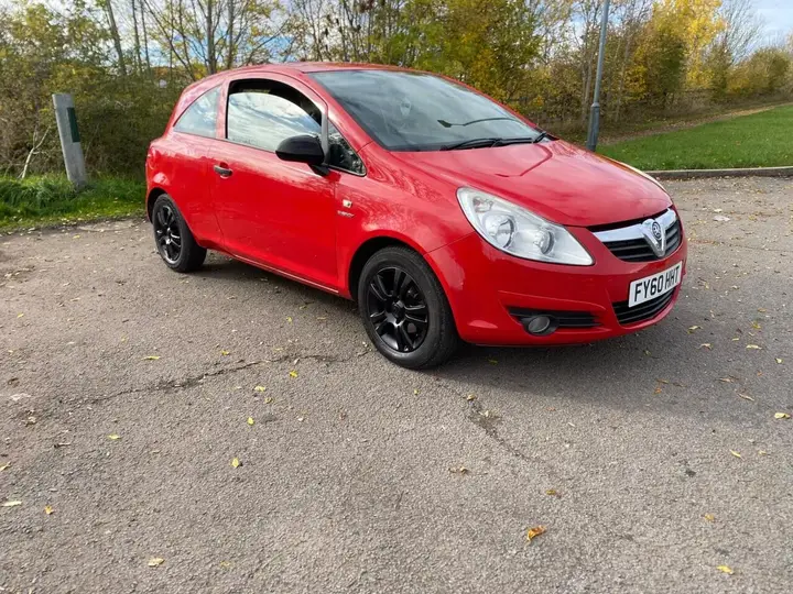 Vauxhall Corsa 2010 photo 2