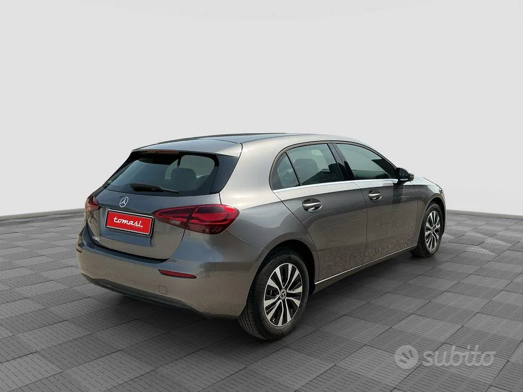 Mercedes-Benz A 180 2023 photo 5