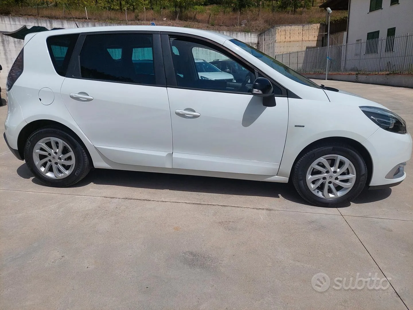 Renault Scenic 2016 photo 4