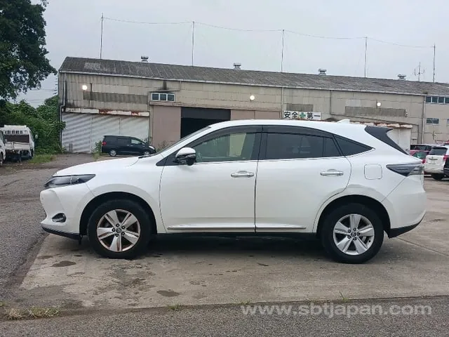 Toyota Harrier 2013 photo 4