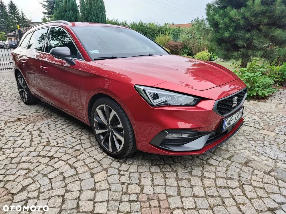 Seat Leon Sportstourer 2022 photo 2