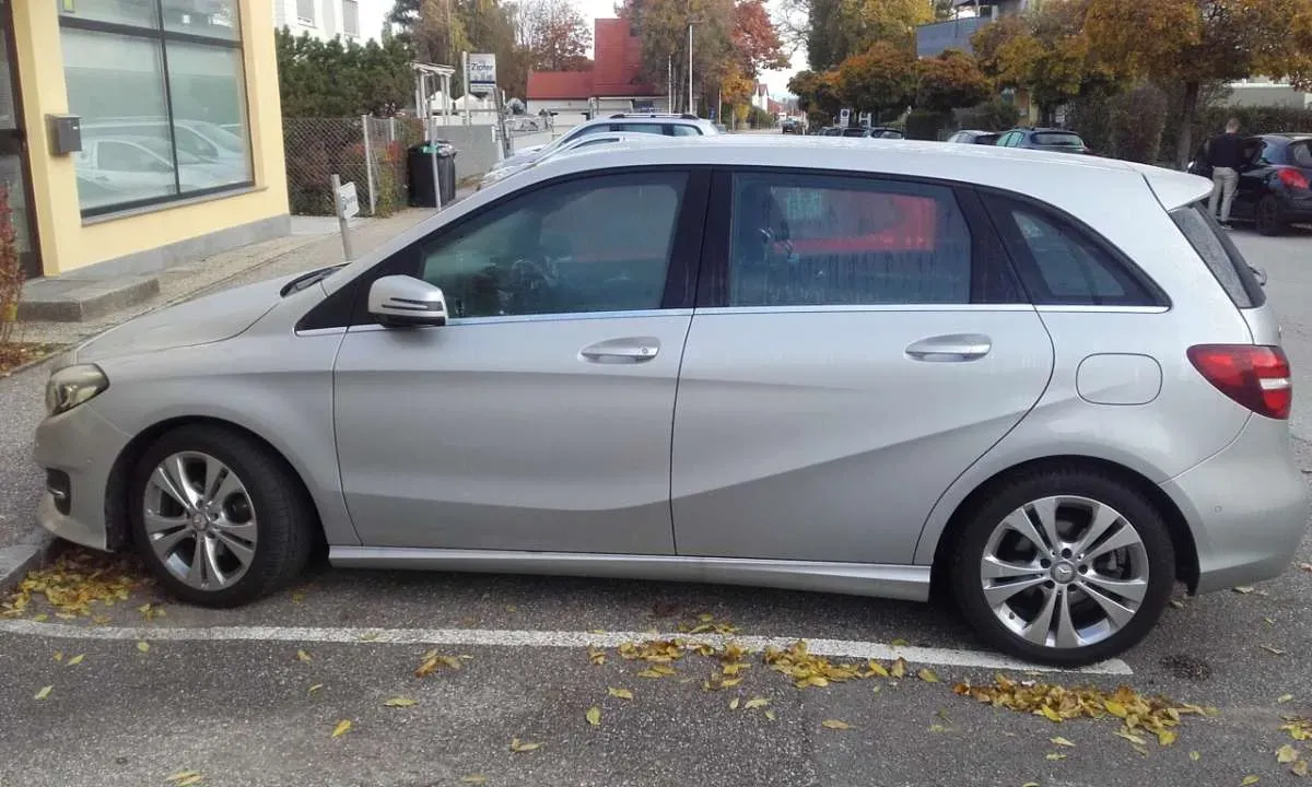 Mercedes-Benz B-Class 2017 photo 2